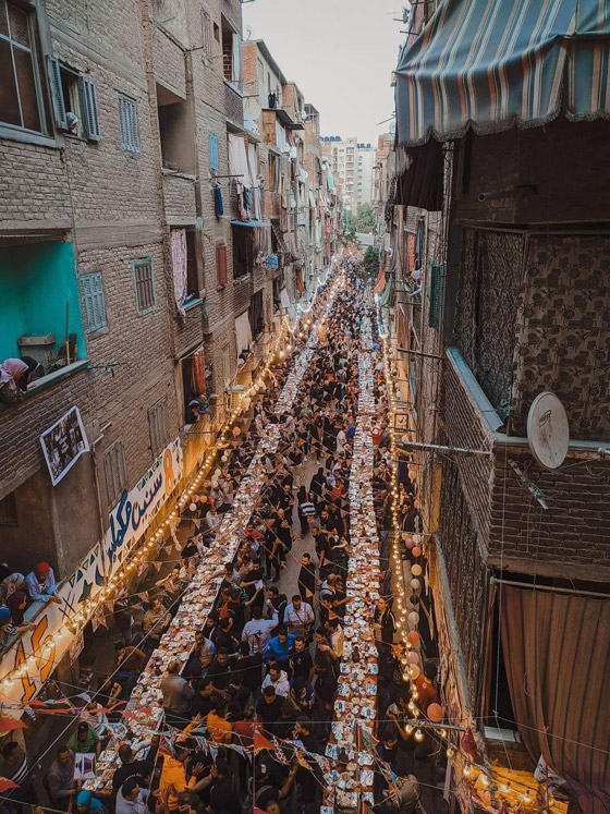 خطفت الأنظار من الدراما.. صورة مميزة لمائدة إفطار رمضانية في مصر صورة رقم 1