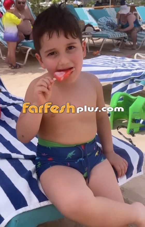 صور ابن سيرين عبد النور بالمايوه والآيس كريم على شاطئ البحر! صورة رقم 1