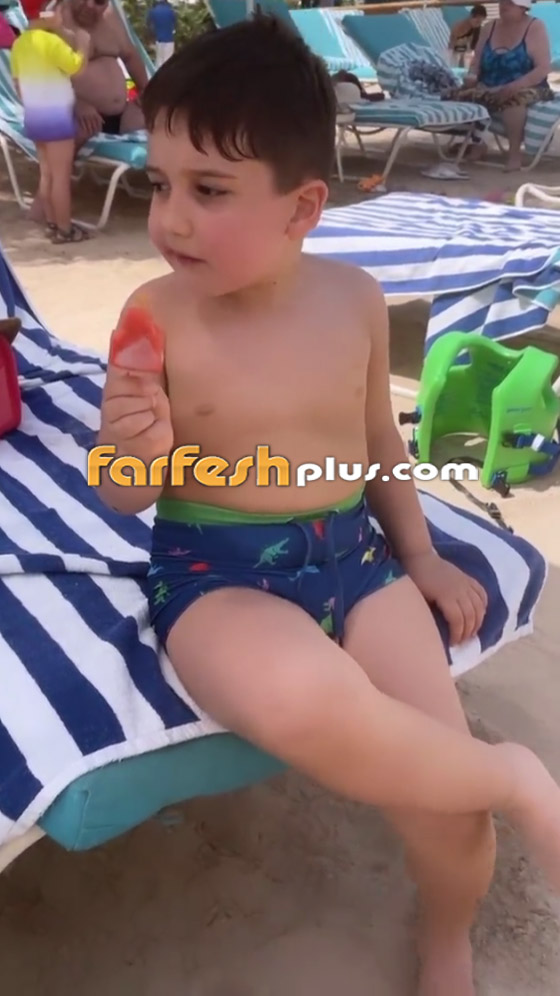 صور ابن سيرين عبد النور بالمايوه والآيس كريم على شاطئ البحر! صورة رقم 4