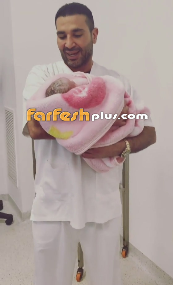 فيديو: أحمد سعد يرزق بطفلته الأولى 