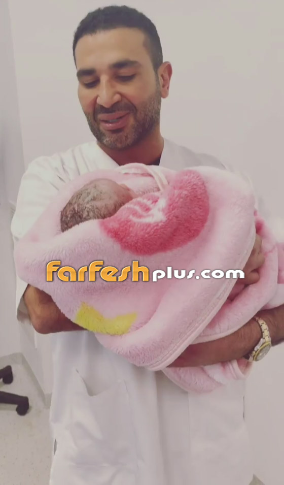 فيديو: أحمد سعد يرزق بطفلته الأولى 