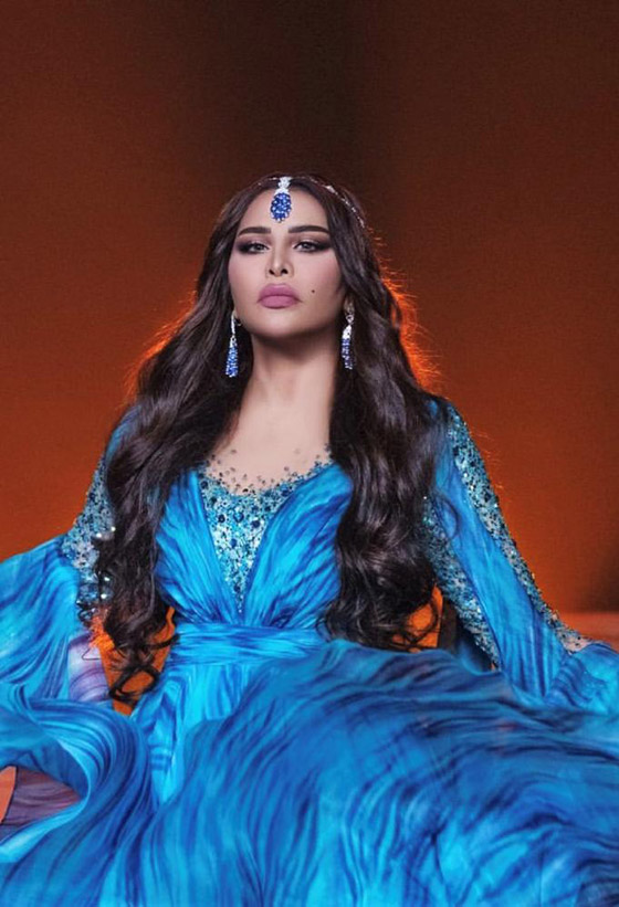 فيديو أحلام مع فنان شهير يقبلها على كتفها ويتعرضان لهجوم حاد! والجمهور: وين زوجها؟ صورة رقم 8