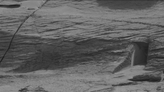 هيكل غامض على كوكب المريخ يبدو كأنه 