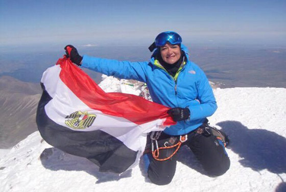فيديو: منال رستم أول مصرية تسلقت جبل إفرست وعثرت فيه على قتيلين صورة رقم 3
