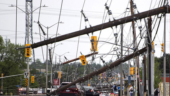 كندا.. 4 قتلى وانقطاع الكهرباء عن 900 ألف منزل جراء العواصف صورة رقم 2