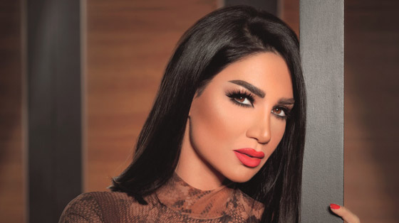 صورة ديانا حداد أمام الكعبة تثير الجدل: أليست مسيحية؟  صورة رقم 2
