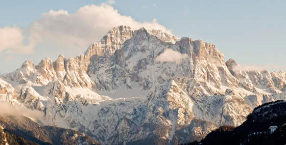 انهيار ثلجي ضخم بجبال الألب في إيطاليا.. أدى لمقتل 8 متنزهين وإصابات صورة رقم 7
