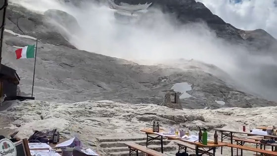 انهيار ثلجي ضخم بجبال الألب في إيطاليا.. أدى لمقتل 8 متنزهين وإصابات صورة رقم 3