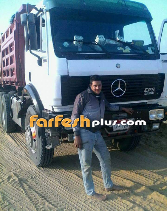 صورة حمو بيكا حافي القدمين ويعترف أنه كان سائق سيارة نقل: 