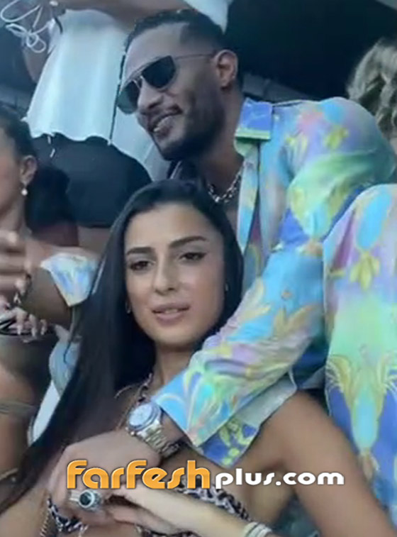 فيديو وصور: هجوم على محمد رمضان لاحتضانه فتاة إسرائيلية بالمايوه صورة رقم 8