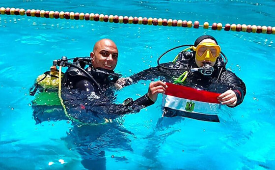 فيديو مؤثر: مدرب غطس مصري يعلم ذوي الهمم الغوص: 