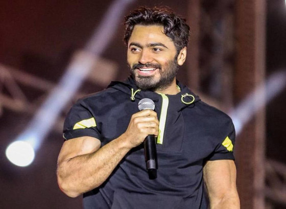 فيديوهات مواقف مضحكة جمعت بين تامر حسني مع الحرس الخاص 