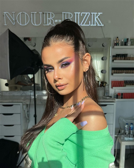 منة عرفة تسأل الجمهور: أنا شبه سيلينا جوميز؟ صورة رقم 6