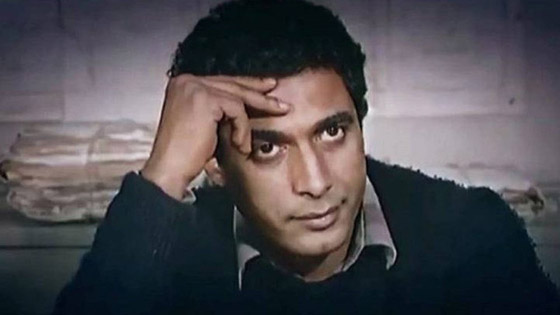 بيع المثلجات ومسح الطاولات.. هكذا عانى النجوم قبل الشهرة صورة رقم 4