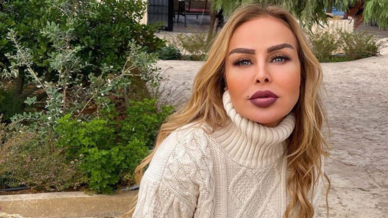 بيع المثلجات ومسح الطاولات.. هكذا عانى النجوم قبل الشهرة صورة رقم 2