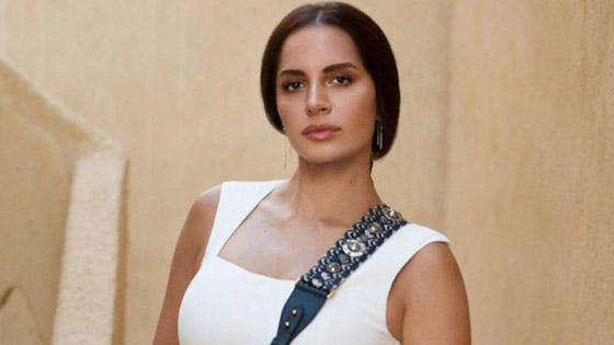 فيديو قديم ونادر: آمال ماهر بعمر 12 عامًا: لا أحب أغاني عمرو دياب! صورة رقم 6