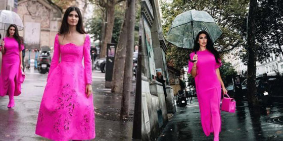صور: ياسمين صبري تخطف الأضواء من ممثلة تركية في باريس! وما سر الفستان الفوشيا؟ صورة رقم 1