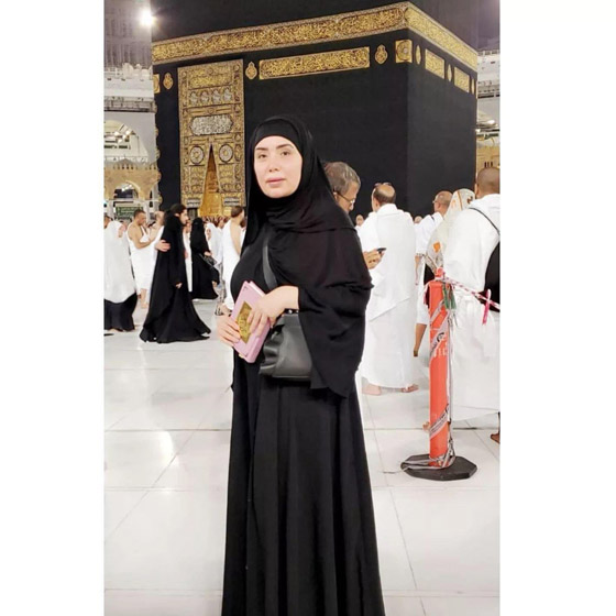 صور نجوم الفن يؤدون العمرة..منهم كريم عبد العزيز وهاني سلامة  صورة رقم 4
