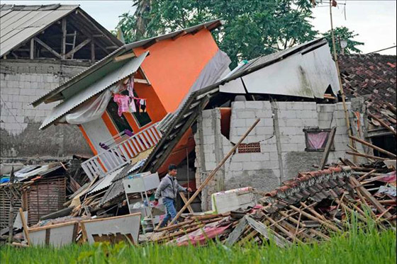 صور : زلزال عنيف يضرب جزر سليمان صورة رقم 6