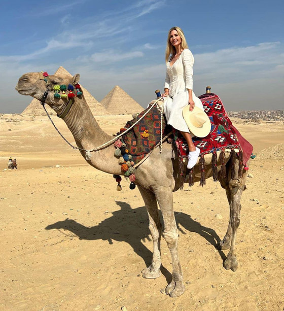 بالصور: إيفانكا ابنة ترامب وأسرتها أمام الأهرامات: أستكشف جمال مصر صورة رقم 7