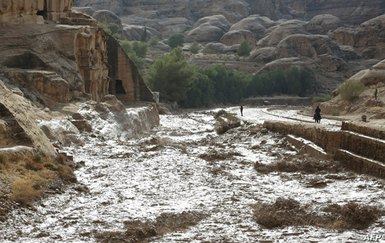 مع نهاية العام.. العالم في مواجهة غضب الطبيعة صورة رقم 6