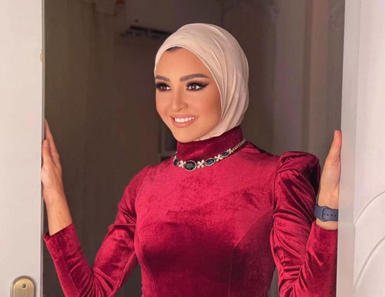 هلا رشدي تتعرض للانتقادات بسبب تحدي “تيك توك” أمام الكعبة صورة رقم 5