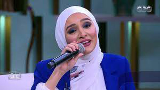 هلا رشدي تتعرض للانتقادات بسبب تحدي “تيك توك” أمام الكعبة صورة رقم 9