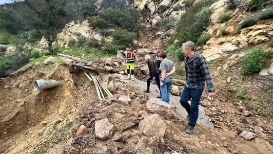 عواصف كاليفورنيا: فيضانات مستمرة وملايين السكان في الولاية يواجهون الخطر صورة رقم 10