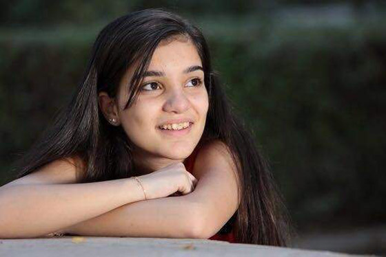 شابة لبنانية تخطف قلوب حكام 