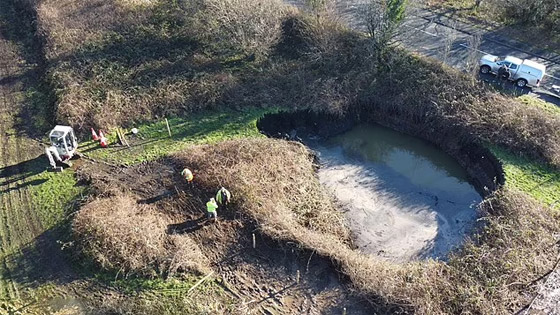 حفرة عملاقة غامضة تثير رعب البريطانيين.. فوهة بركان أم غزو فضائي؟ صورة رقم 4