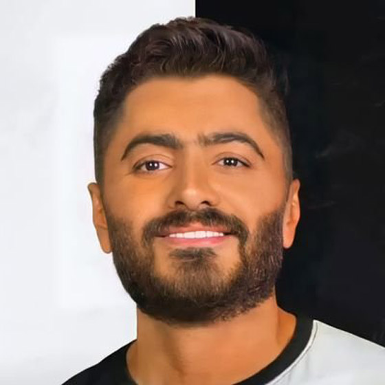 فيديو وصور: تامر حسني يكشف اسرار علاقته مع والدته وضربها له بالشبشب!  صورة رقم 7