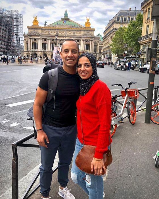 فيديو: عمرو وهبة يكشف مهنته قبل التمثيل:محل عصير وبيع كروت الشحن!  صورة رقم 1