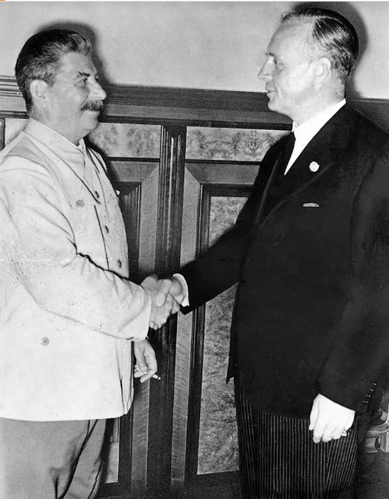 حين اقترب الاتحاد السوفيتي من التحالف مع هتلر صورة رقم 2