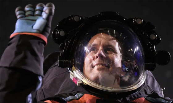 وداعا لبذلات رائد الفضاء آرمسترونغ.. ناسا تكشف النقاب عن تصميم جديد صورة رقم 5