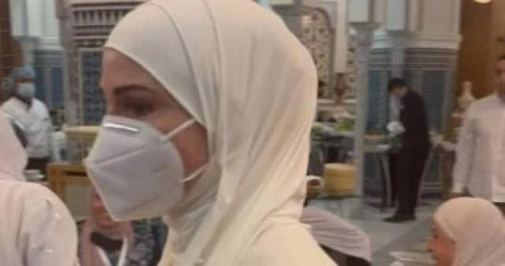 الملكة رانيا تظهر بالحجاب بعد أدائها مناسك العمرة.. فيديو صورة رقم 5