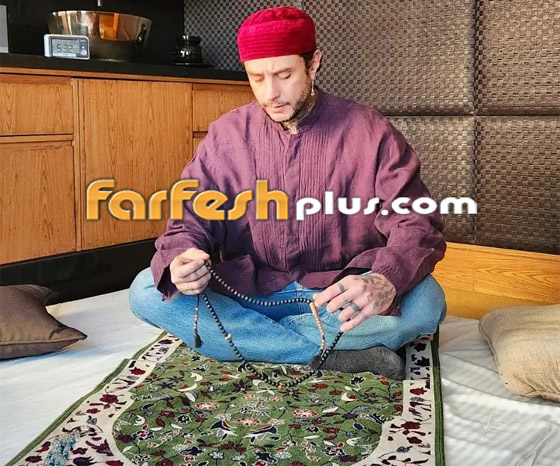 أحمد الفيشاوي يستفز الجمهور بصوره أمام الكعبة لأداء العمرة بـ الوشم والتاتو! صورة رقم 2