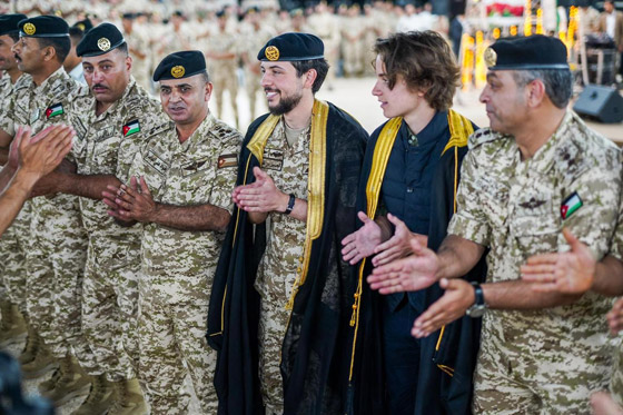 الأمير الحسين: من هو ولي العهد الذي يحتفل الأردن بزفافه؟ صورة رقم 2