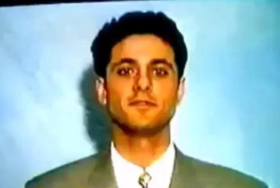 مفاجأة: أحمد عز كان عارض أزياء وشارك كـ موديل في كليب اصالة قبل 25 عاما! فيديو صورة رقم 8