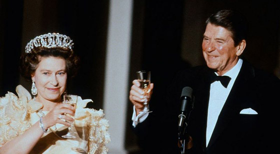 مكتب التحقيقات الفيدرالي يكشف عن مؤامرة لاغتيال الملكة إليزابيث الثانية خلال الثمانينات صورة رقم 2