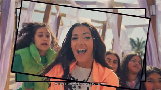 فيديو وصور دنيا سمير غانم تغني مع أطفال ذوي الهمم 