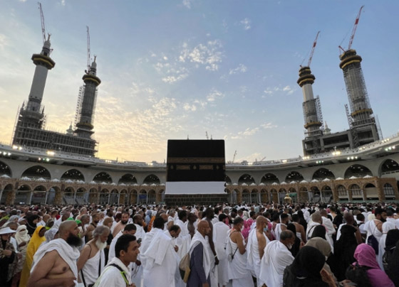 بدء توافد الحجاج إلى مشعر منى.. “ضيوف الرحمن” يستعدون لأداء أول مناسك الحج صورة رقم 9