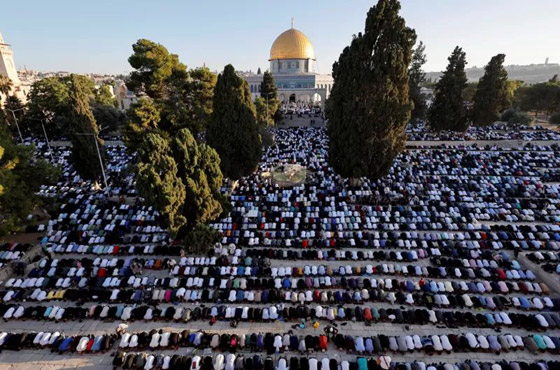 المسلمون يحتفلون بعيد الأضحى حول العالم - بالصور صورة رقم 3