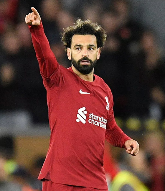 صور محمد صلاح على البحر مع إنجي علي وابنتها الشابة بملابس مثيرة صورة رقم 12