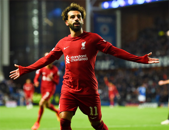 صور محمد صلاح على البحر مع إنجي علي وابنتها الشابة بملابس مثيرة صورة رقم 13