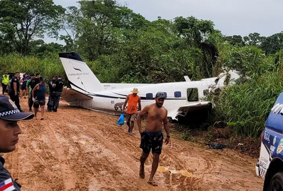 فيديو: مقتل 14 في تحطم طائرة بولاية الأمازون في البرازيل صورة رقم 6