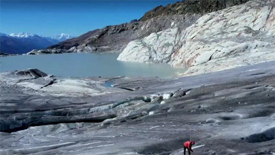 بالصور: مناظر طبيعية جديدة مع اختفاء أنهار جبال الألب الجليدية صورة رقم 3