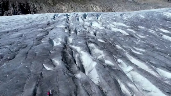 بالصور: مناظر طبيعية جديدة مع اختفاء أنهار جبال الألب الجليدية صورة رقم 5