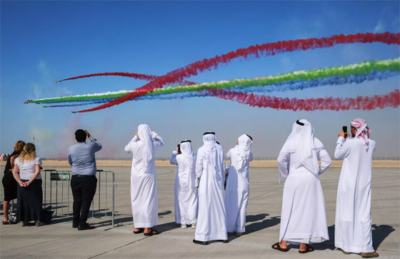 بالصور: لقطات مذهلة لمعرض دبي للطيران 2023 صورة رقم 1