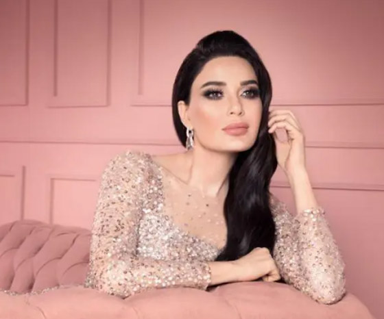 صور مبهرة للفنانة اللبنانية سيرين عبد النور بمناسبة الـ(كريسماس) صورة رقم 6