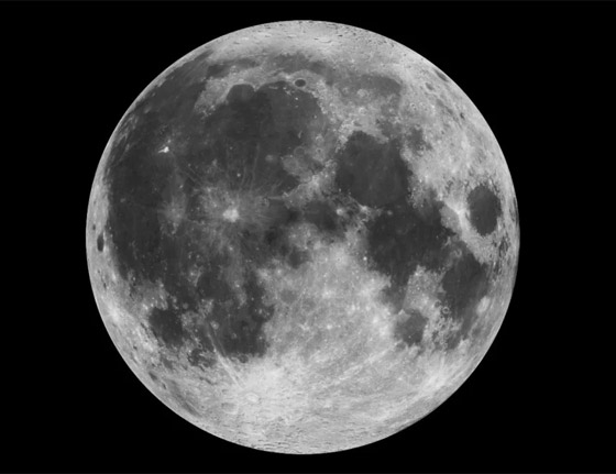 القمر يتقلص حجمه ويؤثر على سكان الأرض.. دراسة ناسا تكشف صورة رقم 1